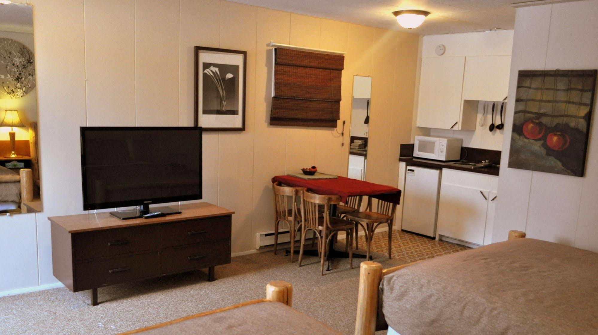 Red Mountain Village Condos روسلاند المظهر الخارجي الصورة